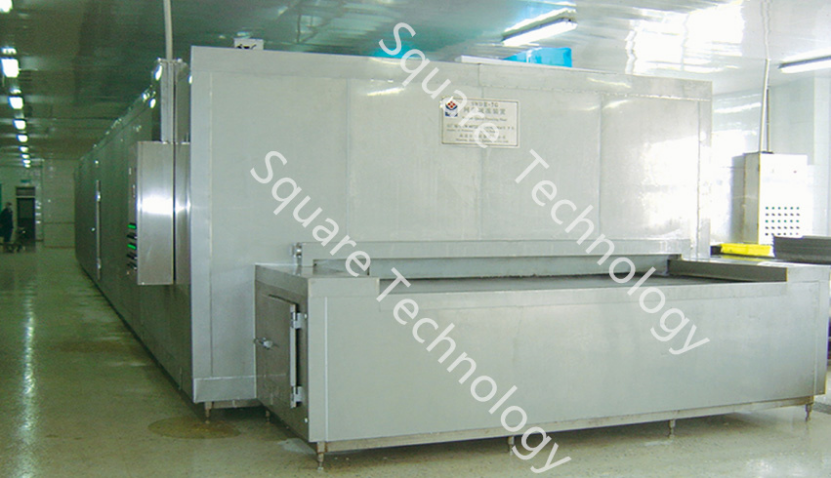 A linear tunnel freezer